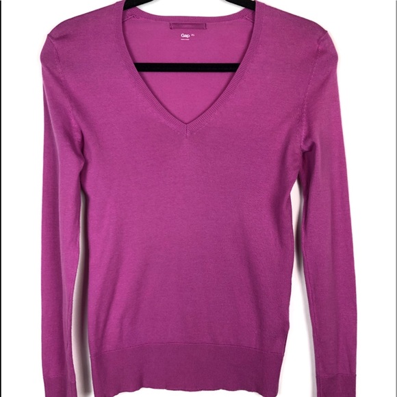 Gap long sleeve v-neck sweater. Size XS - Picture 1 of 6
